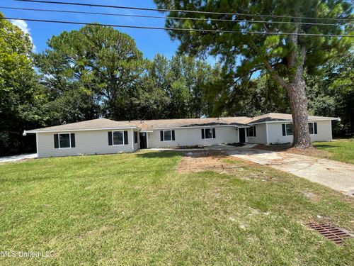 556-554-556 Loposser Ave, Gulfport, MS, 39507-2512 | Card Image