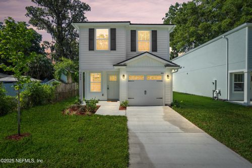 8204 Dandy Ave, JACKSONVILLE, FL, 32211-9620 | Card Image