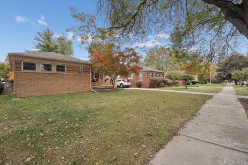 6345 Kolb Ave, Allen Park, MI, 48101-2336 | Card Image