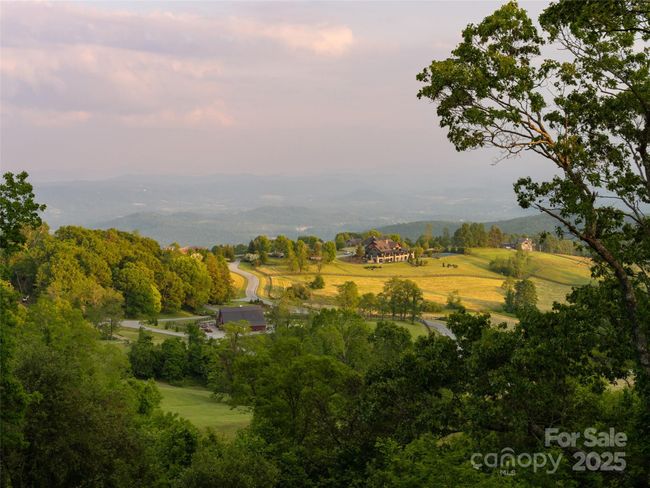 93 N Snow Ridge Dr, House other with 5 bedrooms, 7 bathrooms and null parking in Hendersonville NC | Image 30