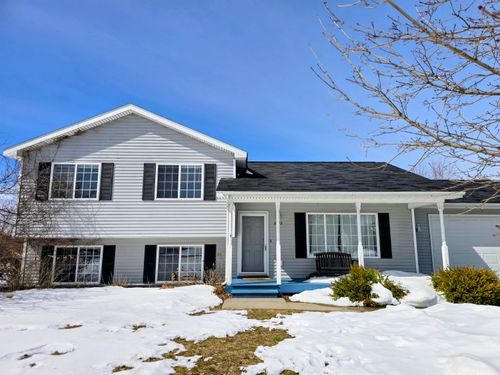 2392 Woodcock Ln, Traverse City, MI, 49685-7316 | Card Image