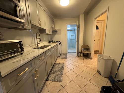 237 92nd Rd, Bellerose, NY, 11426-1110 | Card Image