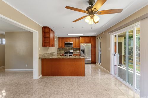 27-98-525 Kamahao Pl, Pearl City, HI, 96782-2406 | Card Image