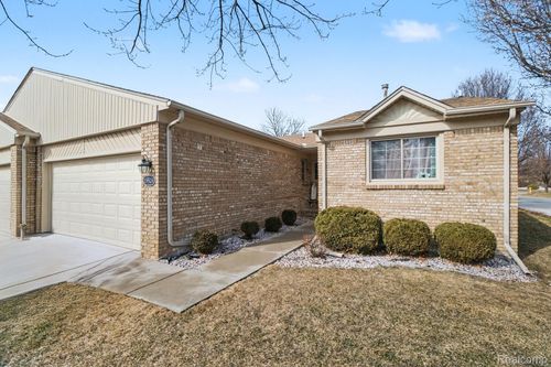 15525 Irene Ct, Clinton Township, MI, 48038-2562 | Card Image