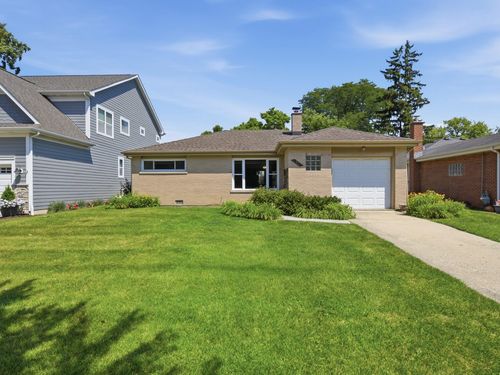 13 S School St, Mount Prospect, IL, 60056-3314 | Card Image