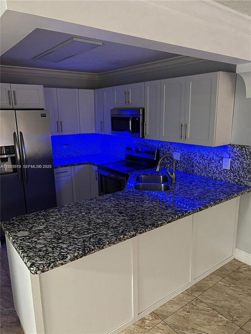 apt-218-1075 W 68th St, Hialeah, FL, 33014-5129 | Card Image