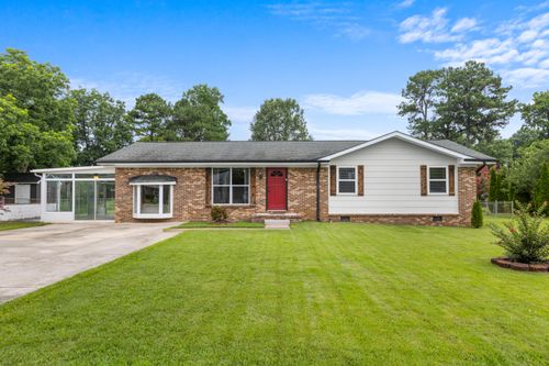 582 Pinewood Cir, Fort Oglethorpe, GA, 30742-3043 | Card Image
