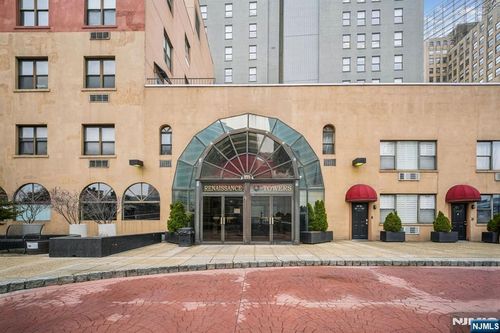 111 Mulberry St, Newark, NJ, 07102-4008 | Card Image
