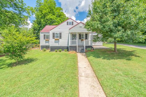 1911 Crest Rd, Maryville, TN, 37804-4359 | Card Image