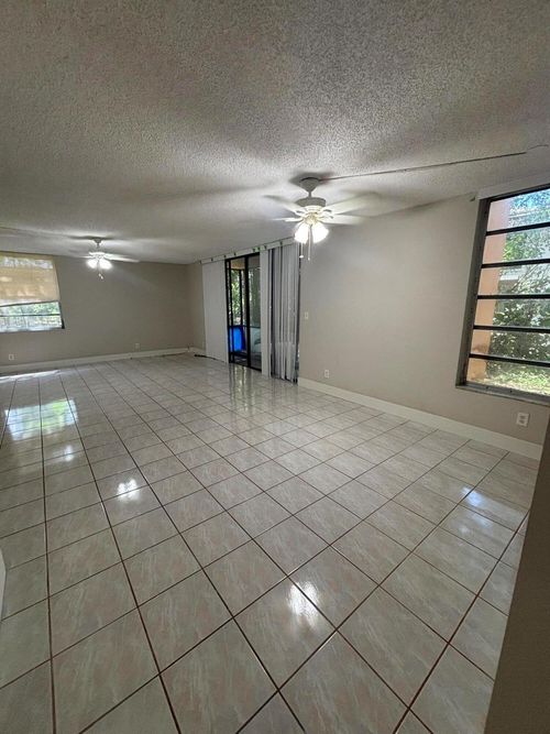 apt-101-400 Commodore Dr, Plantation, FL, 33325-2197 | Card Image