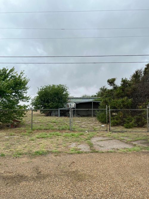 118 Western St, Pampa, TX, 79065-1133 | Card Image