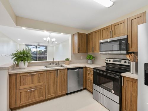 apt-112o-2820 Somerset Dr, Lauderdale Lakes, FL, 33311-9322 | Card Image