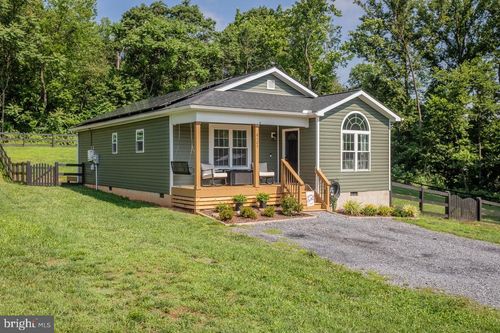 6127 Moore Ave, MOUNT JACKSON, VA, 22842-9709 | Card Image
