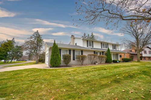 1642 Wagon Wheel Ln, Grand Blanc, MI, 48439-4872 | Card Image