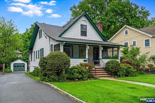 74 Park Ave, Verona, NJ, 07044-2337 | Card Image
