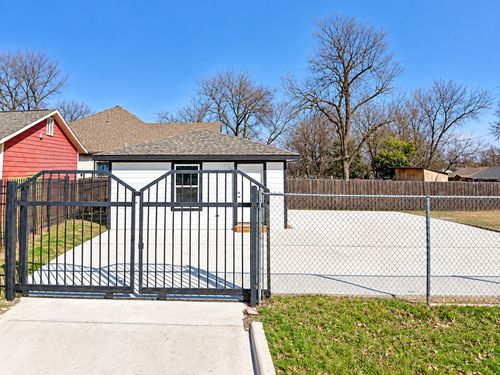 b-2102 E Overton Road, Dallas, TX, 75216 | Card Image
