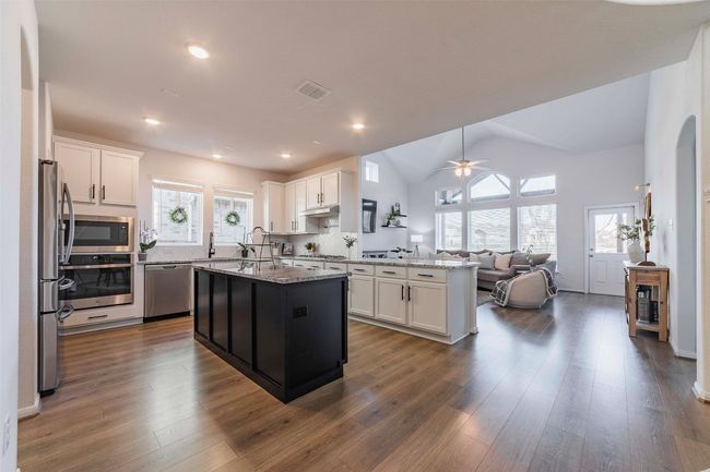 Kitchen island | Image 7