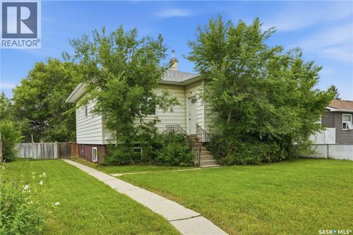209 Av T N, Saskatoon, SK, S7L3B1 | Card Image
