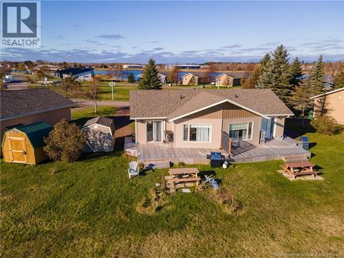 110 Rue York, Richibucto, NB, E4W4K2 | Card Image
