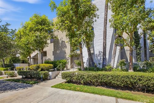 d-5305 White Oak Ave, Encino, CA, 91316-3830 | Card Image