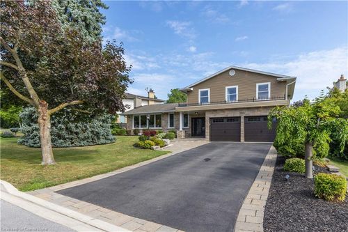 2119 Agincourt Cres, Burlington, ON, L7P1P3 | Card Image