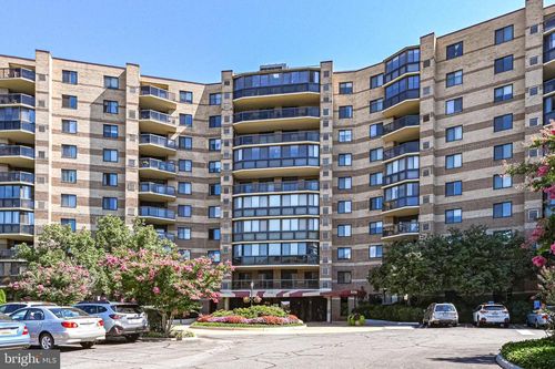 unit-203-8350 Greensboro Dr, MCLEAN, VA, 22102-3551 | Card Image