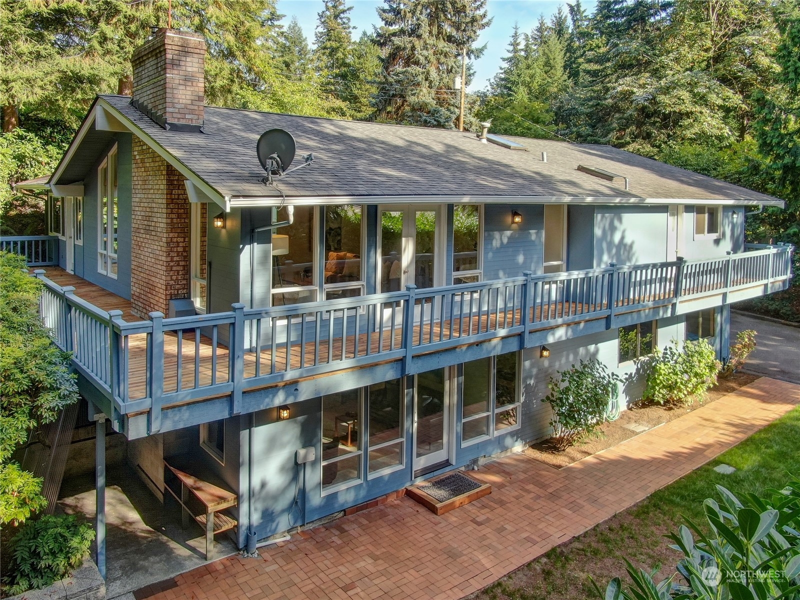 80th Ave, Mercer Island, WA 98040