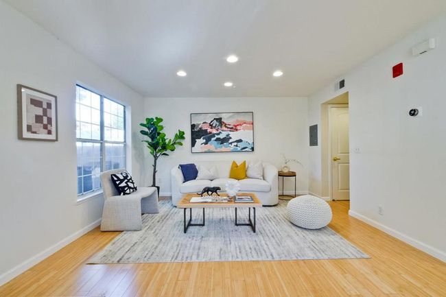 UNIT-104 - 627 E El Camino Real, Townhouse with 2 bedrooms, 2 bathrooms and 1 parking in Sunnyvale CA | Image 4