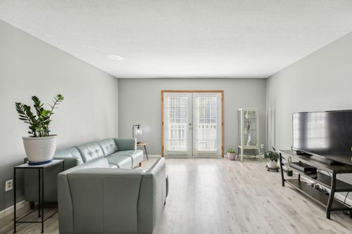 apt-e-1860 Mcmenemy St, Maplewood, MN, 55117-2467 | Card Image