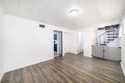 b-1309 Jefferson St, Baytown, TX, 77520-5440 | Card Image