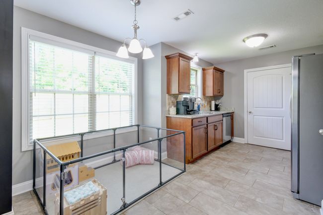 1029 Charles Thomas Dr, House other with 3 bedrooms, 2 bathrooms and 2 parking in Clarksville TN | Image 11