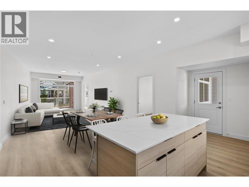 204-5300 Main St, Kelowna, BC, V1W0C1 | Card Image