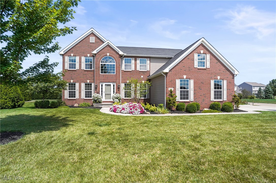 Lydia Cir, North Ridgeville, OH 44039
