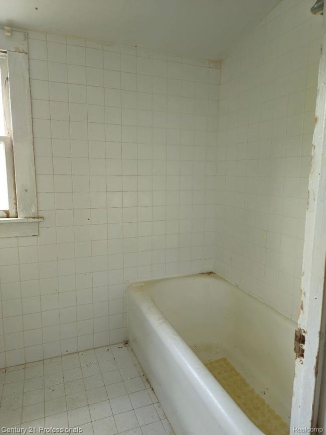 unit2 bath.jpeg | Image 23