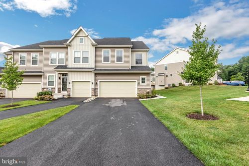 250 Kestrel Ct, KENNETT SQUARE, PA, 19348-2208 | Card Image
