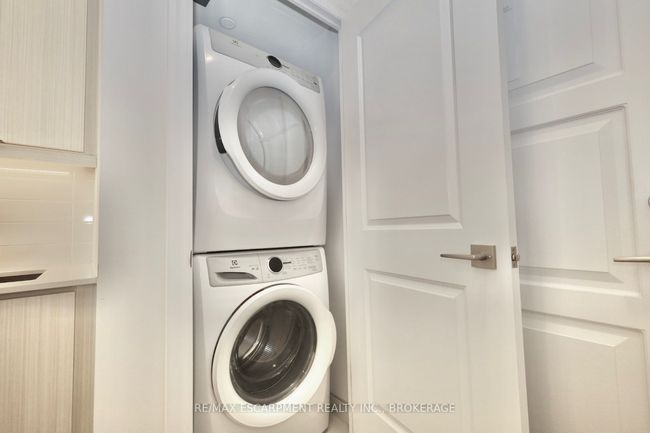 2203 - 36 Elm Dr W, Condo with 2 bedrooms, 2 bathrooms and 1 parking in Mississauga ON | Image 12