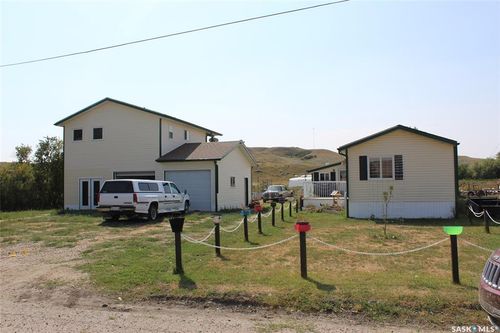 714-714 Railway St, Eastend, SK, S0N0T0 | Card Image