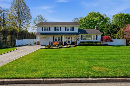 19 Foothill Ln, E Northport, NY, 11731-4106 | Card Image