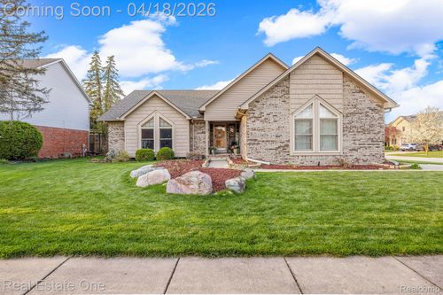 20185 Bayfield Dr, Clinton Township, MI, 48038-1301 | Card Image