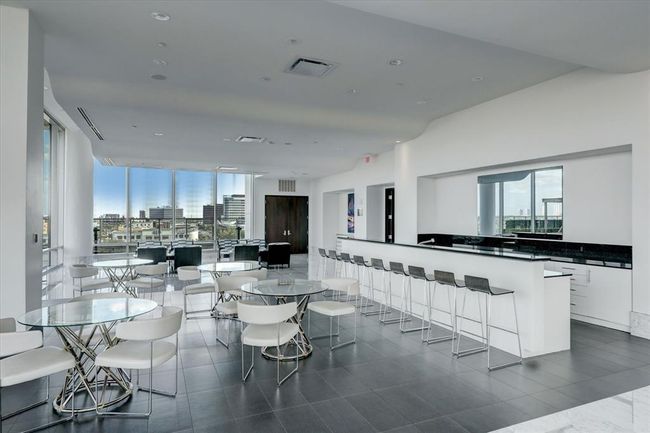 APT-17D - 2727 Kirby Dr, Condo with 2 bedrooms, 3 bathrooms and 3 parking in Houston TX | Image 31