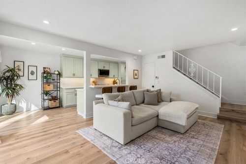 1196 Landsburn Cir, Westlake Village, CA, 91361-3732 | Card Image