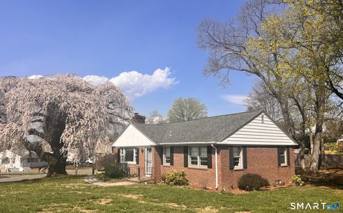 24 Norway Road, North Haven, CT, 06473 | Card Image