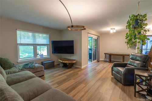 45 Aldo Ct, Monroe, NY, 10950-3947 | Card Image