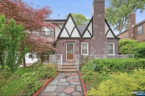 497 Oakdene Ave, Ridgefield, NJ, 07657-2013 | Card Image