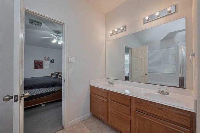 1402 Merryglen Ct, House other with 3 bedrooms, 3 bathrooms and 2 parking in Spring TX | Image 14