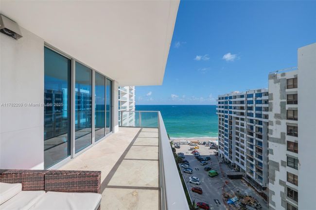 APT-1202 - 3101 S Ocean Dr, Condo with 3 bedrooms, 3 bathrooms and null parking in Hollywood FL | Image 32