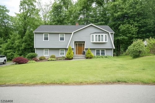 10 Lincoln Ave, Vernon, NJ, 07462-3529 | Card Image
