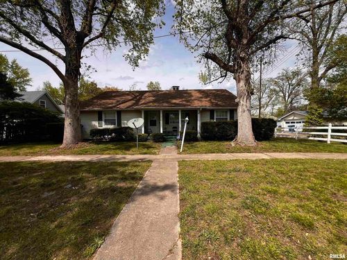 810 E 7th St, Centralia, IL, 62801-4542 | Card Image