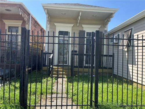 3062 Dumaine St, New Orleans, LA, 70119-4054 | Card Image
