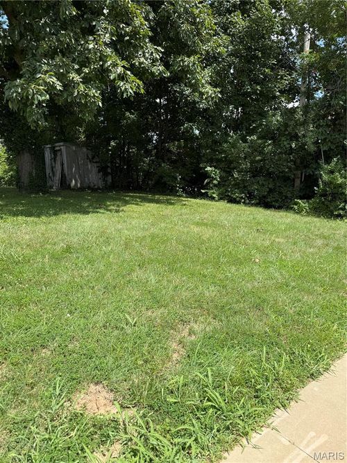 315 Veterans Memorial Pkwy, Wright City, MO, 63390-1108 | Card Image